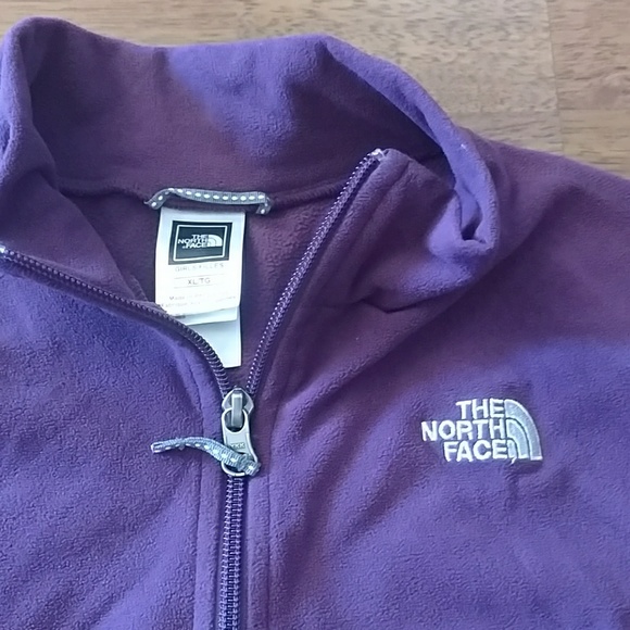 The North Face Purple Pull Over - Picture 2 of 4